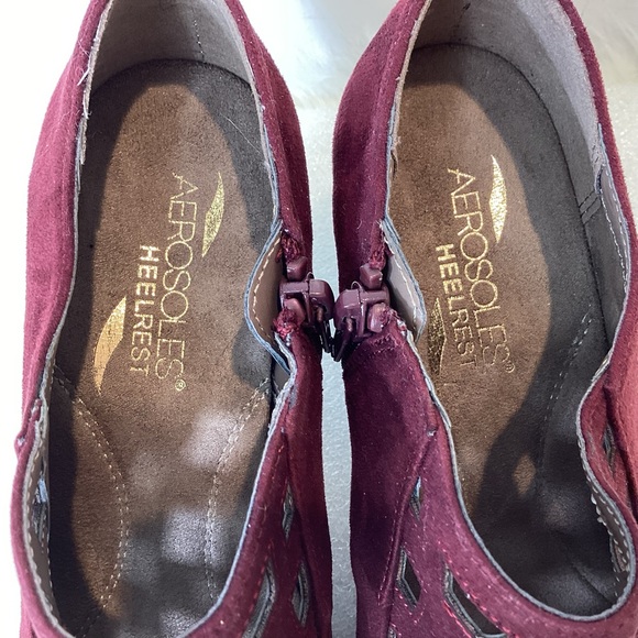 AEROSOLES HEELREST LITA LAZER CUT OUT ANKLE BOOTIES MERLOT WINE SZ 6 - Picture 9 of 10